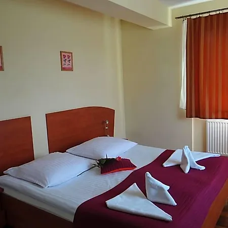 ホテル Restauracja Kinga 3*