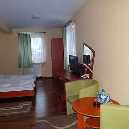 Restauracja Kinga ホテル 3*