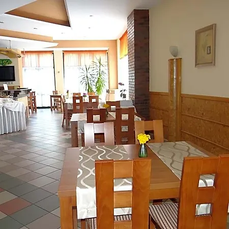 Restauracja Kinga ホテル 3*