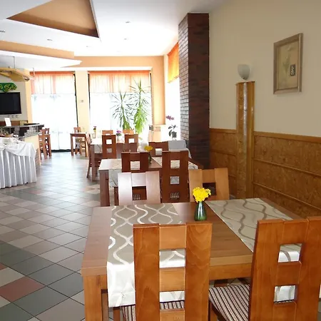 Restauracja Kinga ホテル 3*